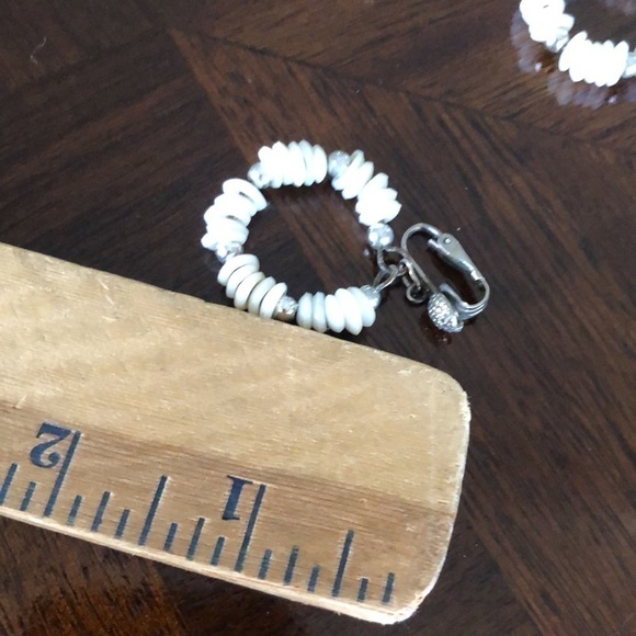 Vintage Signed Hong Kong Hoop Earrings - Picture 3 of 3